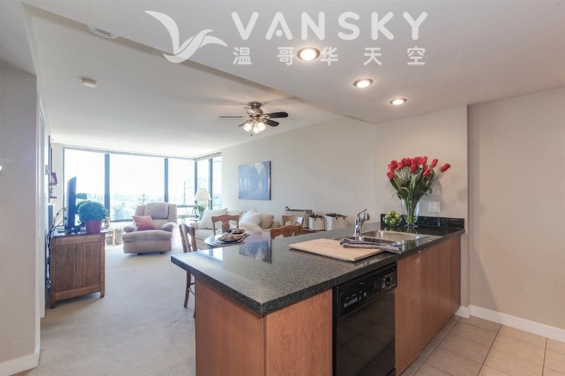 240728135428_livingroom and kitchen 1.jpeg